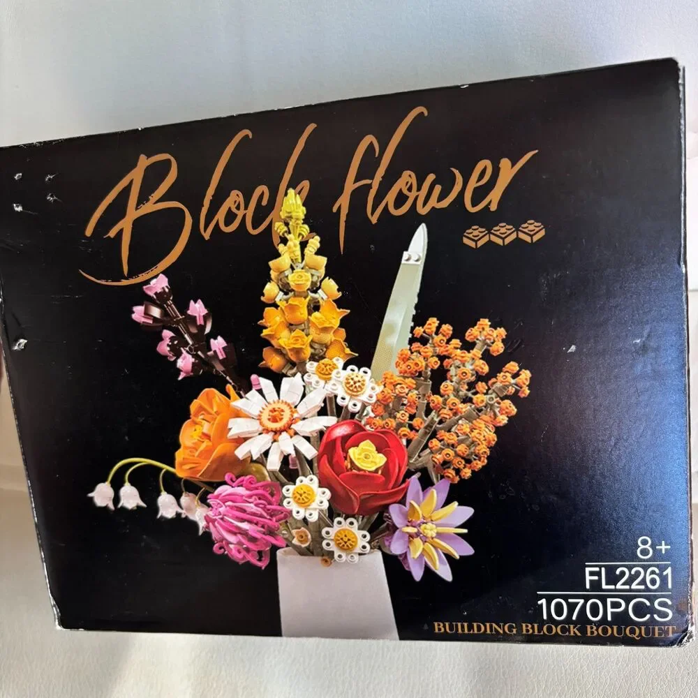 Block Flower Building Block Bouquet 1070 PCS Floral Set FL2261 New Open Box